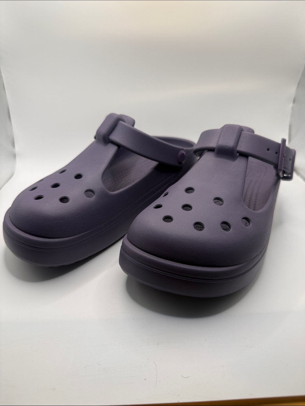 CROCS Women’s NWOT dusty Purple Clog Sandals with Adjustable Strap